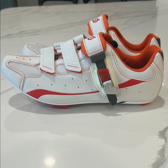 Men’s 11.5/12/EU45 Peleton White and Orange Cycling Shoes with Delta clips - Picture 3 of 7